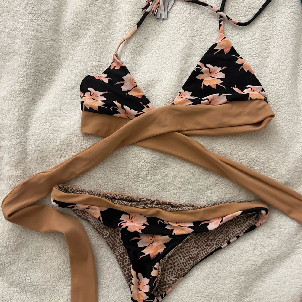 Acacia Swim suit (size small)